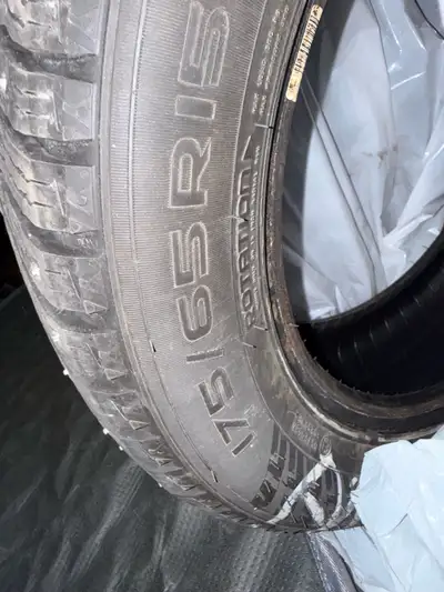 Pneus Nokian Hakkapeliitta 10 clouté 2 hiver d’usure cause de la vente changement de véhicule était...