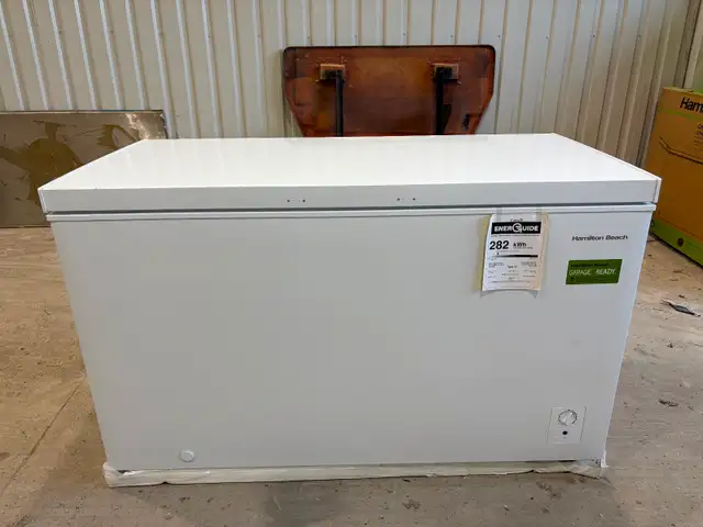 Chest Freezer with Line-X Coated Interior in Other in Gatineau - Image 5