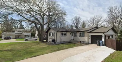 Basement bedroom availablefor both short and long term rental very close to the University of Manito...