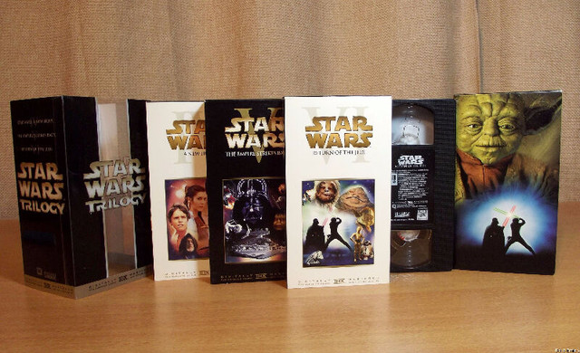 Star Wars Trilogy VHS (en anglais) dans Accessoires pour télé et vidéo  à Lanaudière