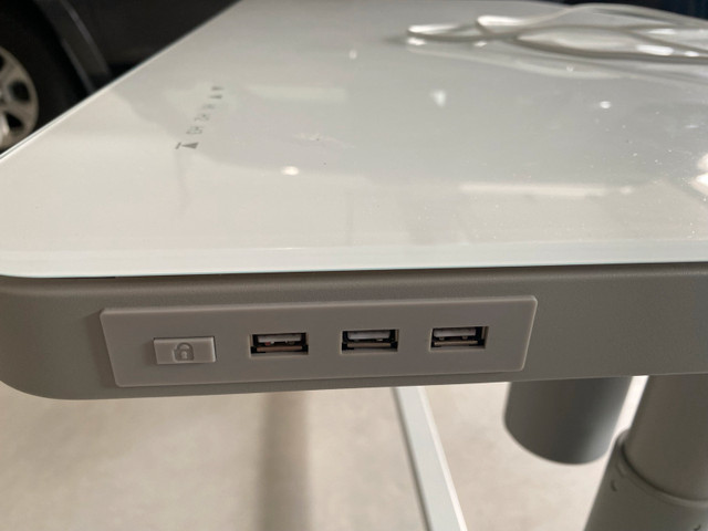 Adjustable desk in Other in Cambridge - Image 3