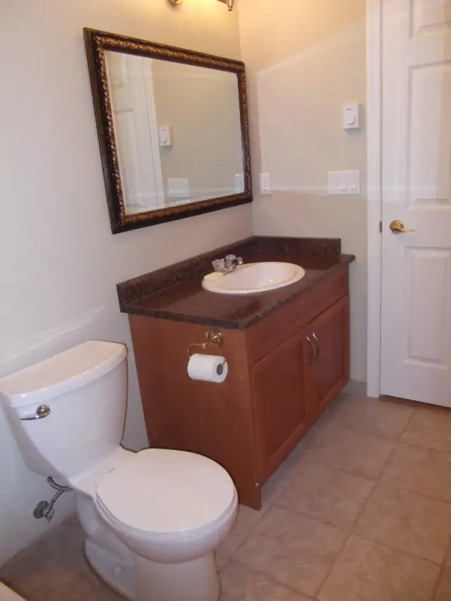 3 bedroom 2 baths apartment in Long Term Rentals in Mission - Image 11