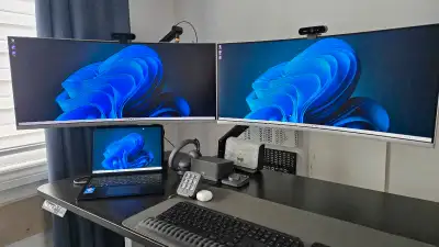 Samsung 34" 100Hz curved LED monitor. This versatile monitor features an ultra-wide screen as that p...