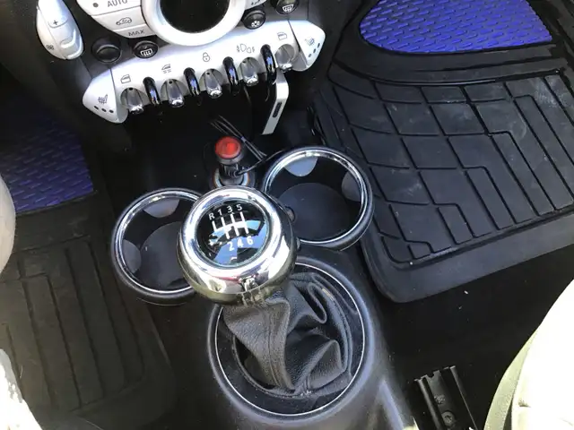 2010 Mini Convertible503112549186283528
