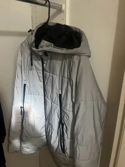 Used puffer reflective jacket from primark Size medium