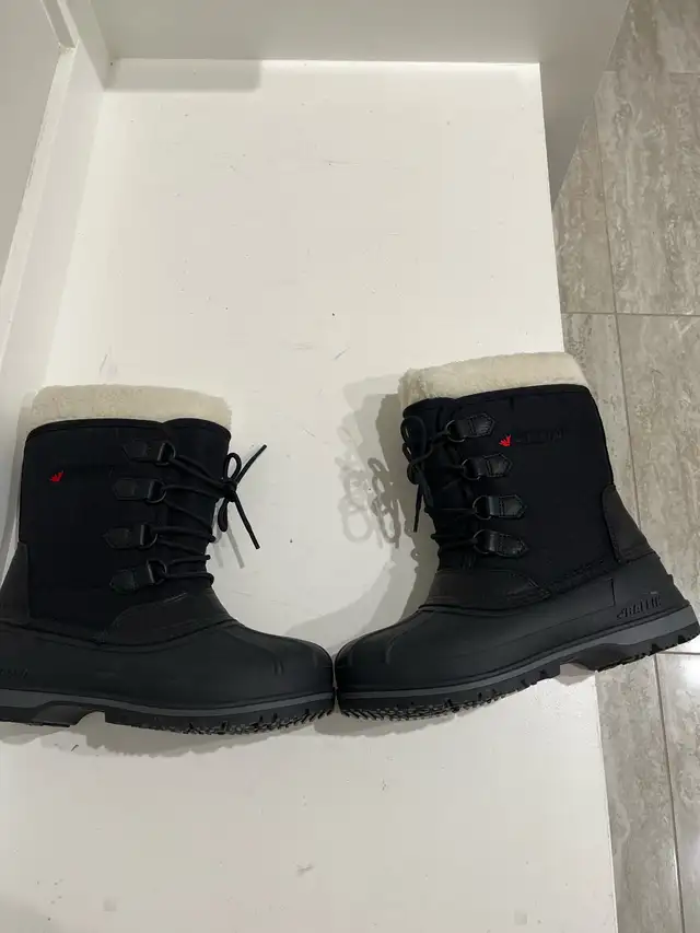 winter boots women in Women's - Shoes in Calgary - Image 2