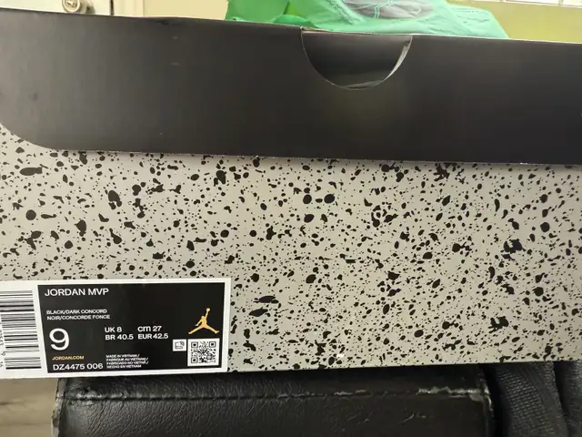 Nike Air Jordan Raptors in Men's Shoes in Kitchener / Waterloo - Image 6