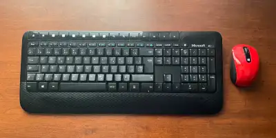 Microsoft ® Wireless Keyboard avec la souris sans fil, View more