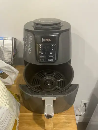 Ninja air fryer works very well Selling because I need a bigger one