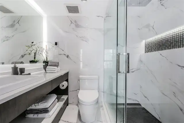  Private Furnished Room in High-Rise — All Utilities Included in Room Rentals & Roommates in Vancouver - Image 3