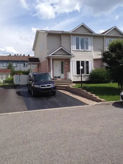 Our very clean & well maintained house has 5 furnished bedrooms specifically for University or Colle...