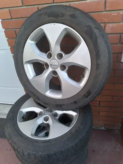 4 rims Mag from Kia Rondo. Summer used summer tires still good for a while 205/55/R16 Payment cash