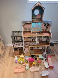 Maison de Barbie et accessoires