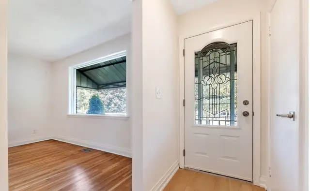 3 bedroom 1 bath rent in Peterborough, main floor in Long Term Rentals in Peterborough - Image 4