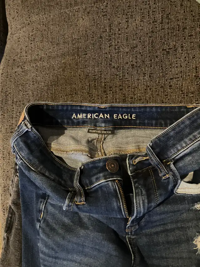 Women’s clothes in Women's - Bottoms in Calgary - Image 4