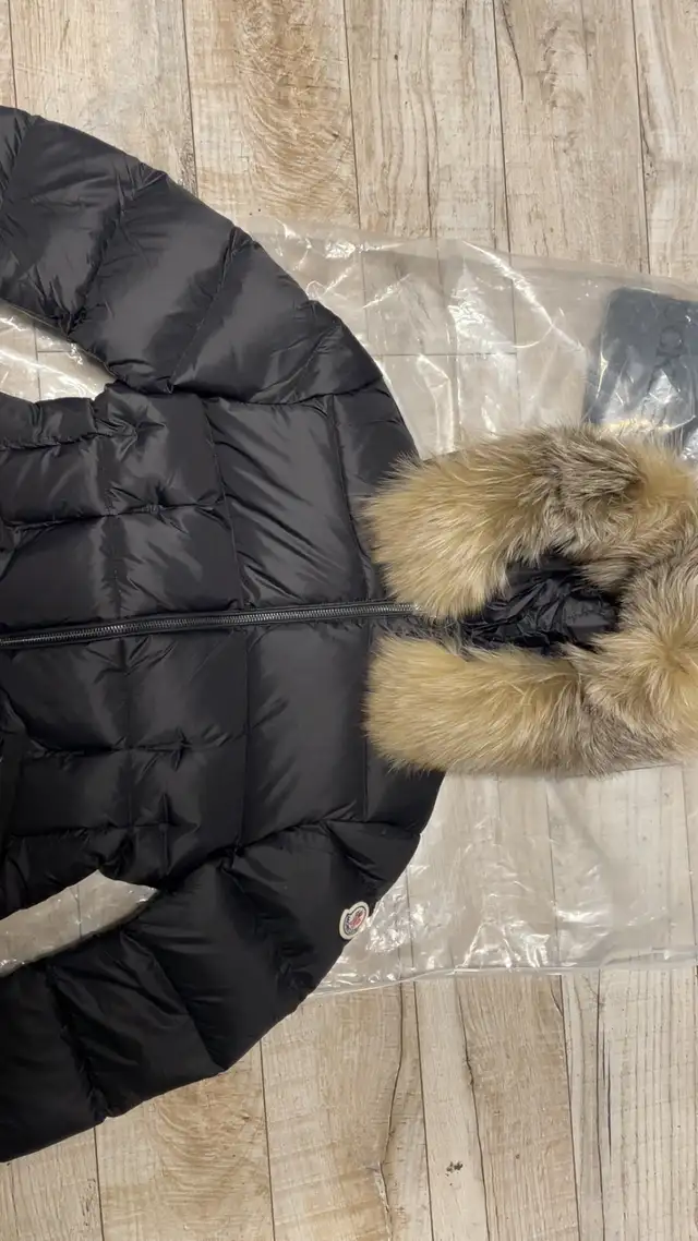 Moncler Women’s Fur Jacket in Women's - Tops & Outerwear in City of Toronto - Image 8