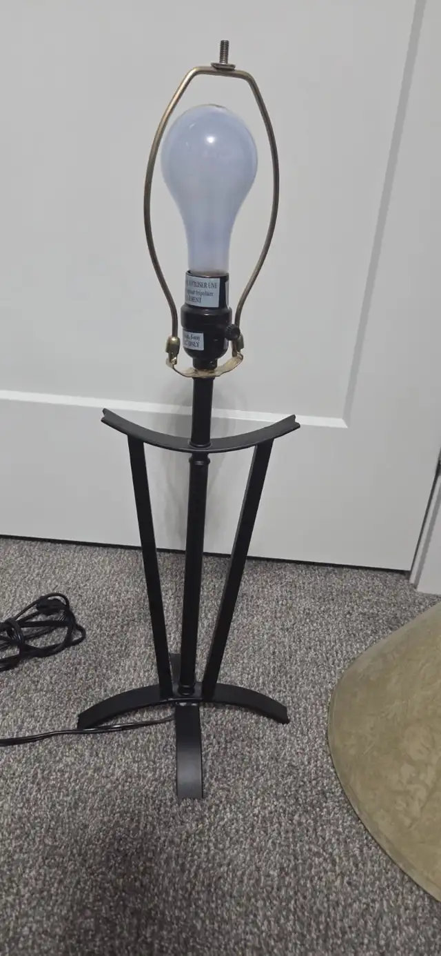 TABLE LAMPS in Indoor Lighting & Fans in Edmonton - Image 5