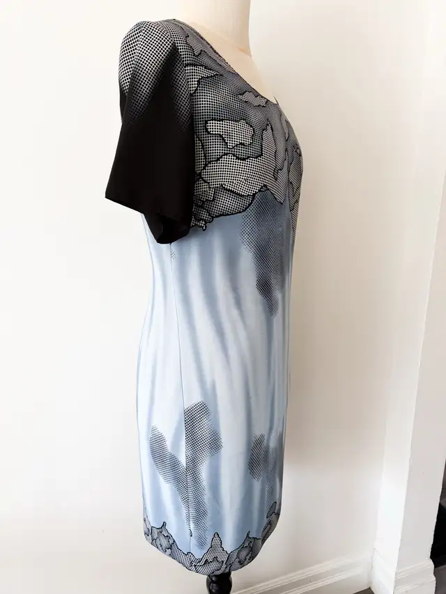 Vintage Dress - Made in Europe in Women's - Dresses & Skirts in Kitchener / Waterloo - Image 9