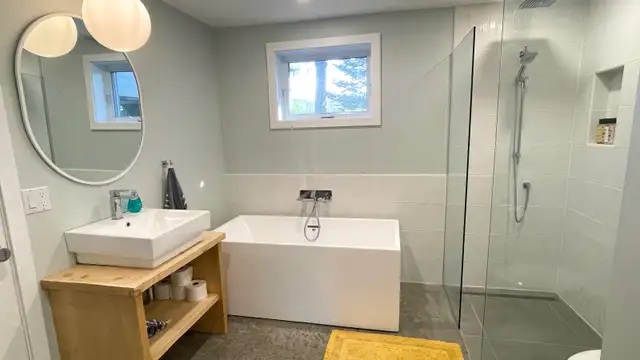 Chalet en bord d'eau à Bromont in Quebec in Canada - Image 9