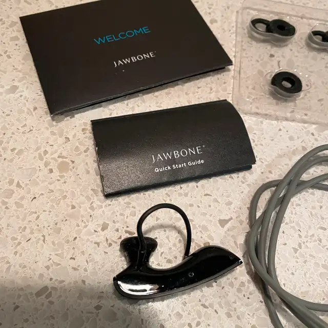 Jawbone Bluetooth Noise Assassin earpiece - WON'T CHARGE62864746318083122