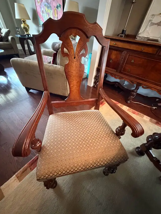 Antique Dining  Room Set with Sideboard in Dining Tables & Sets in City of Toronto - Image 3