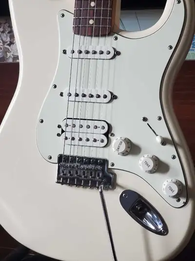 Fender Stratocaster HSS, View more