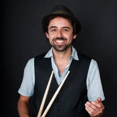 L’École de Batterie Alex Ménard offre maintenant ses cours en ligne. Dans le confort de votre domici...