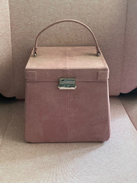 Girls’s Pink Suede Jewelry Box