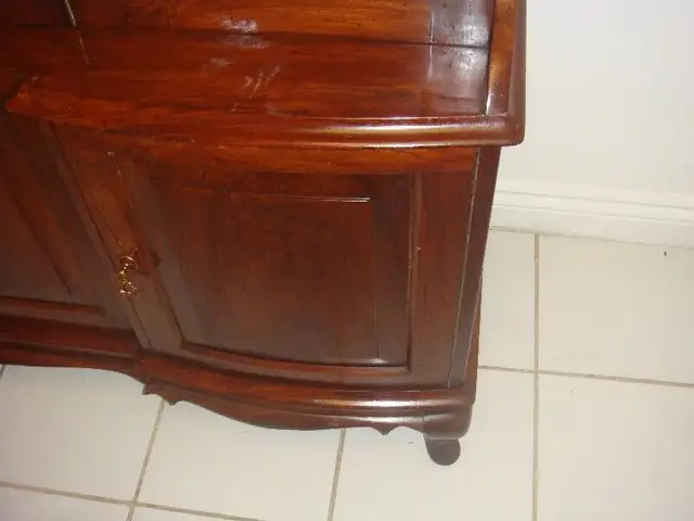 Rosewood / Sheesham-Wood Buffet Hutch Cabinet in Hutches & Display Cabinets in Mississauga / Peel Region - Image 9