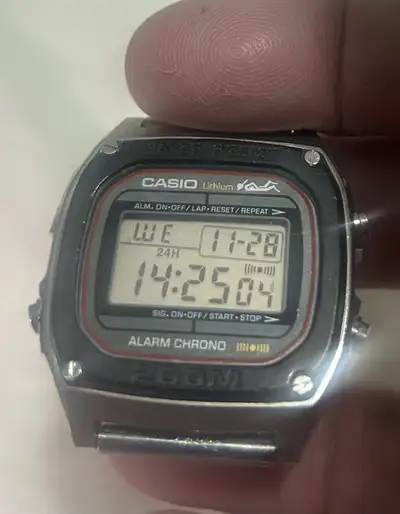 This is a key model as it was one of the first digital watches from the early ‘80s. This is in good...