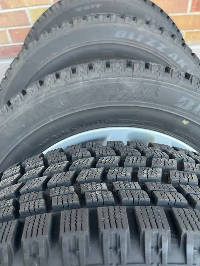 BMW  X3 OEM Rims & Winter Tires  Run Flat 225/60/17 - Like New in Tires & Rims in City of Toronto - Image 7