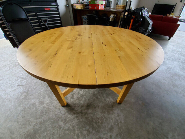 *DELIVERY AVAILABLE* NEW SOLID PINE TABLE W/RETRACTABLE LEAF in Other Tables in Kelowna - Image 2