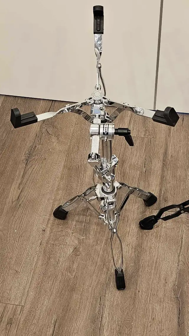 Two Drum Snare Stands509456473685370881