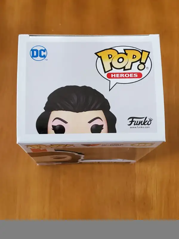 Funko Pop! Wonder Woman Ultra Mod Secret Agent #382 in Arts & Collectibles in Kitchener / Waterloo - Image 3