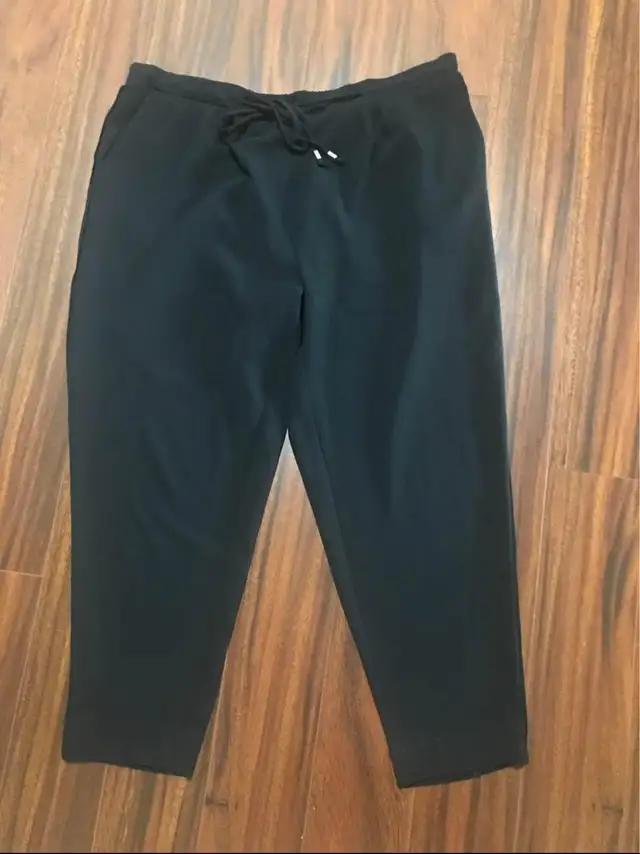 Fourteenth Place women’s XXL tapered leg dress pants, black in Women's - Bottoms in Oshawa / Durham Region - Image 2