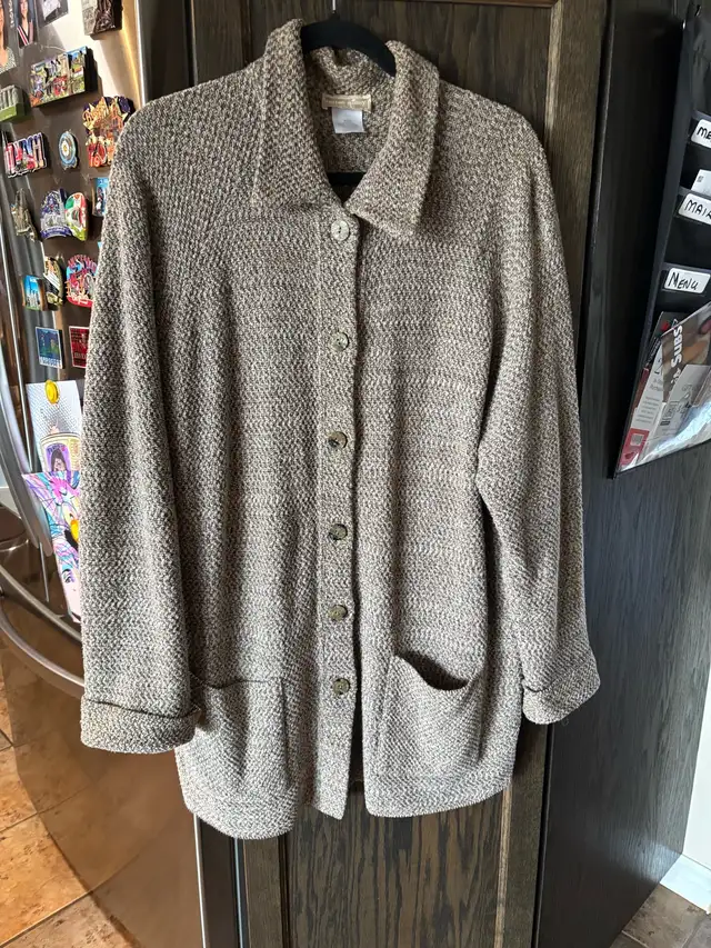 Ladies sweater in Women's - Tops & Outerwear in Kitchener / Waterloo - Image 2