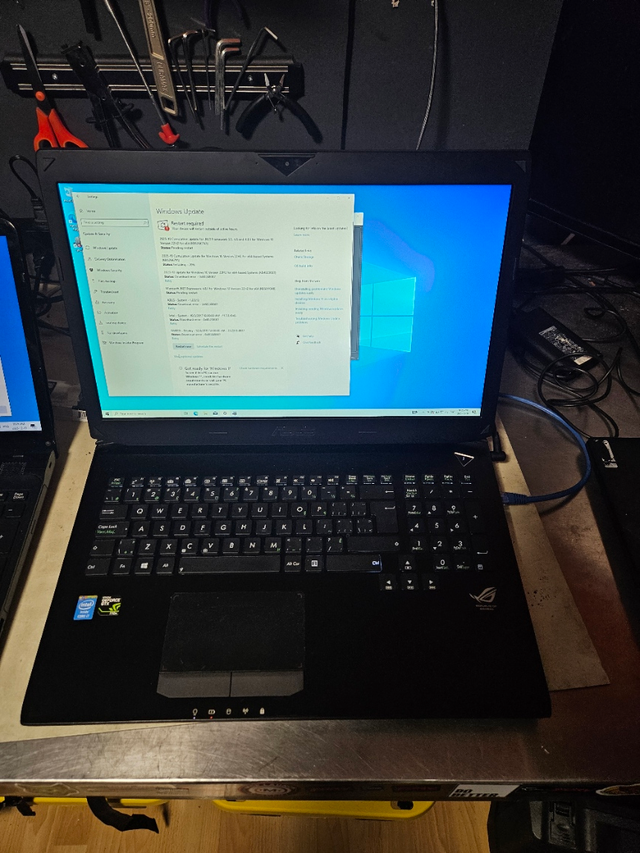 ASUS ROG G750JX Gaming Laptop – i7/ 16GB/ 500GB+2TB/ GTX/ WIN10 in Laptops in Calgary - Image 2