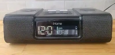 iHome iP9 Black iPod Speaker Dock Dual Alarm Clock Radio IH9IPOD Excellent Cond. Comes with remote....
