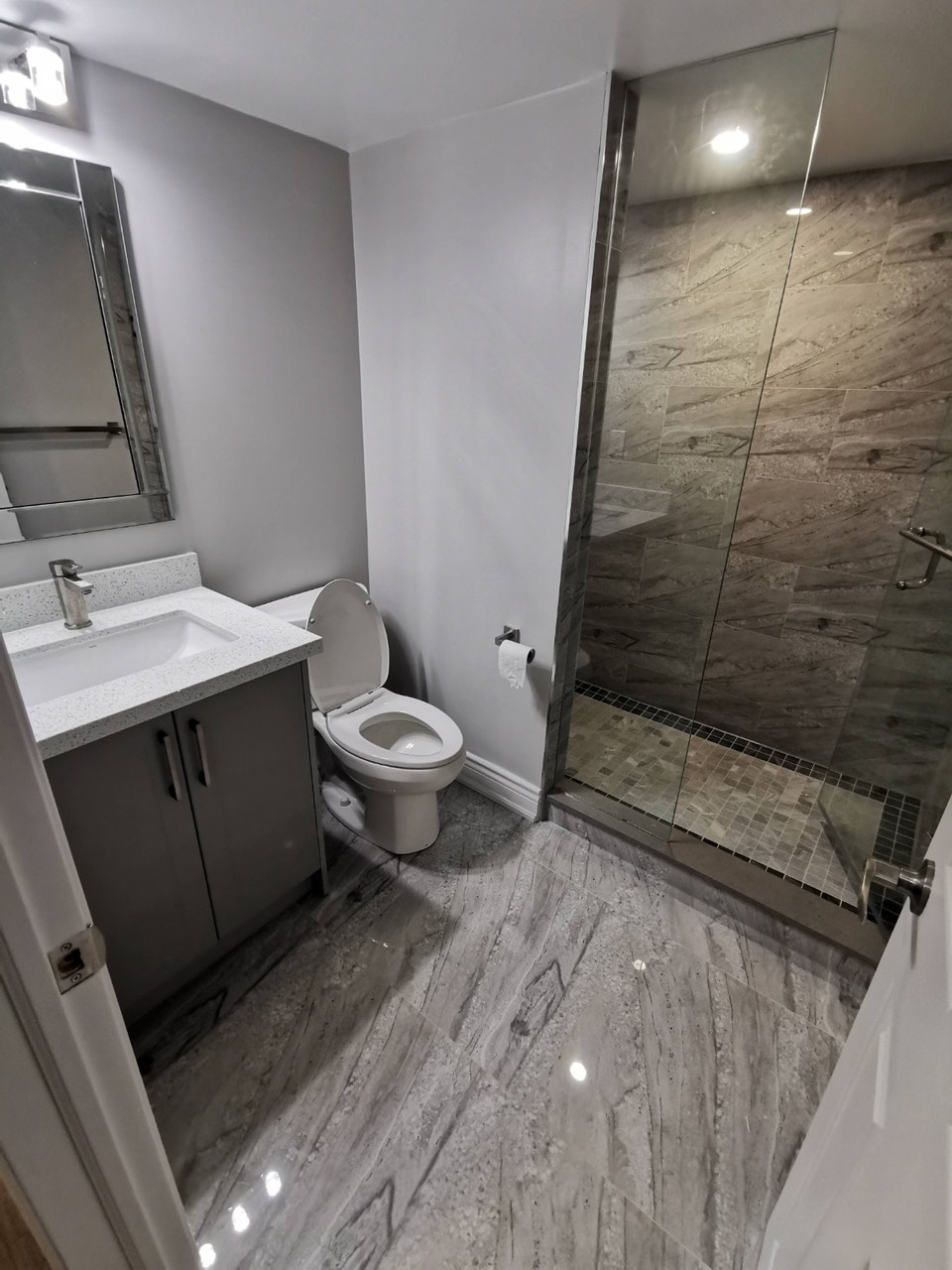 2 Beds 1 Bath Basement Apartment 4