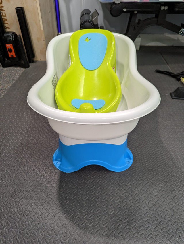 Baby Bath Tub with Insert and step stool in Bathing & Changing in Oshawa / Durham Region - Image 2