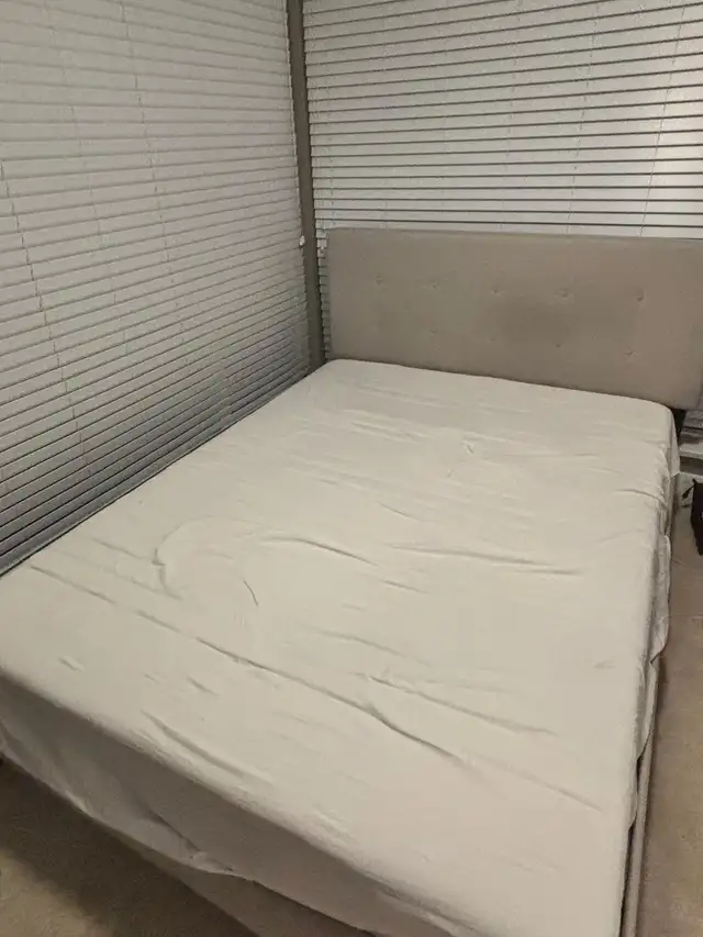 Queen size bed frame with the mattress64695057742851121