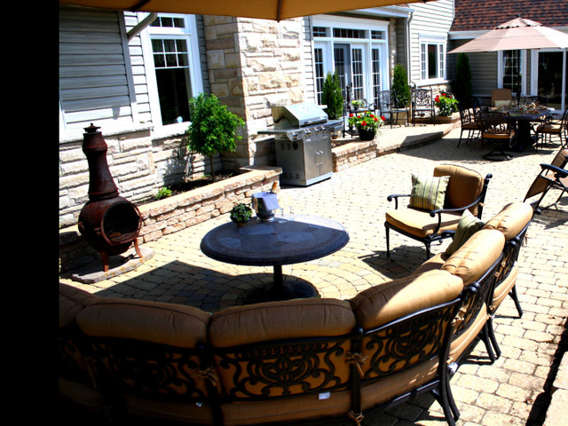IMMENSE SALON Extérieur 10 Places Table CASTING dans Mobilier pour terrasse et jardin  à Laurentides - Image 3