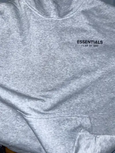 Hoodie essentials gris (pas un vrai), View more