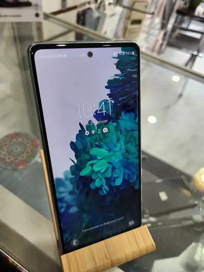  Samsung Galaxy S20 FE – Débloqué –, View more
