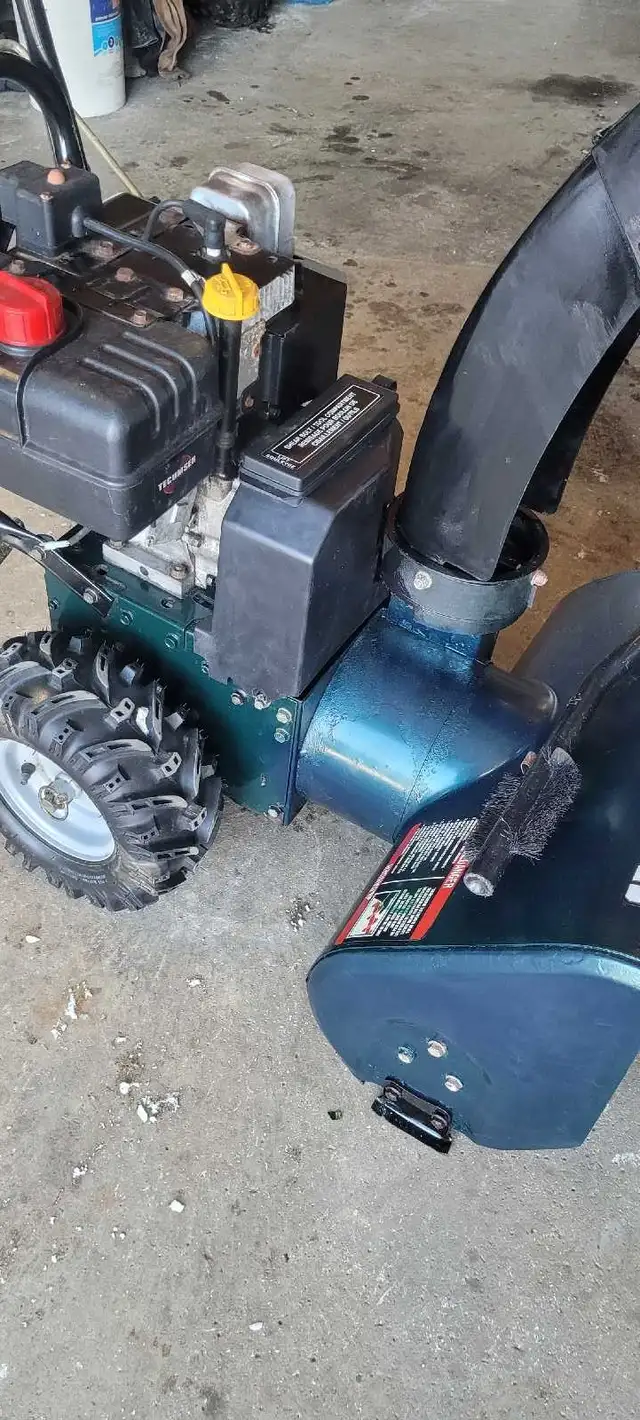 24 inch Craftsman snowblower with auger kit in Snowblowers in Mississauga / Peel Region - Image 2