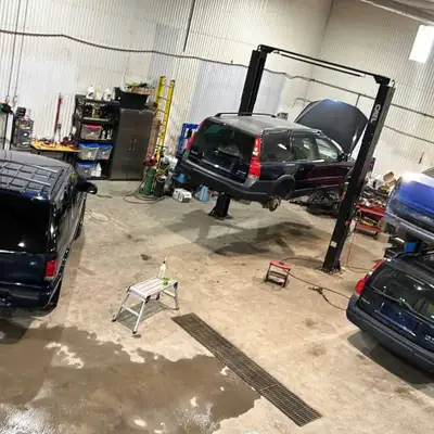 15+ year mechanic experience with safety certificate Looking for a shop to rent or can share the bui...