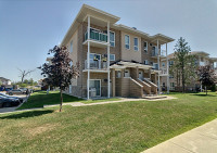 Beautiful 2 Bed + Den for Rent in Aylmer. Available October 1st