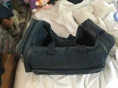 Sac fourre tout /Sturdy duffel bags with 5 zippered sections, View more