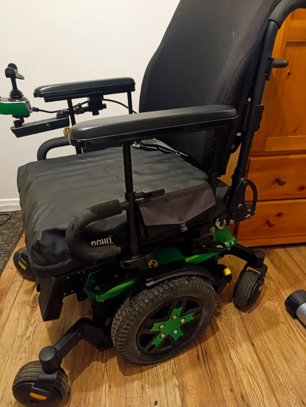 2024 Q6 Edge 3 - Virtually new in Health & Special Needs in Barrie