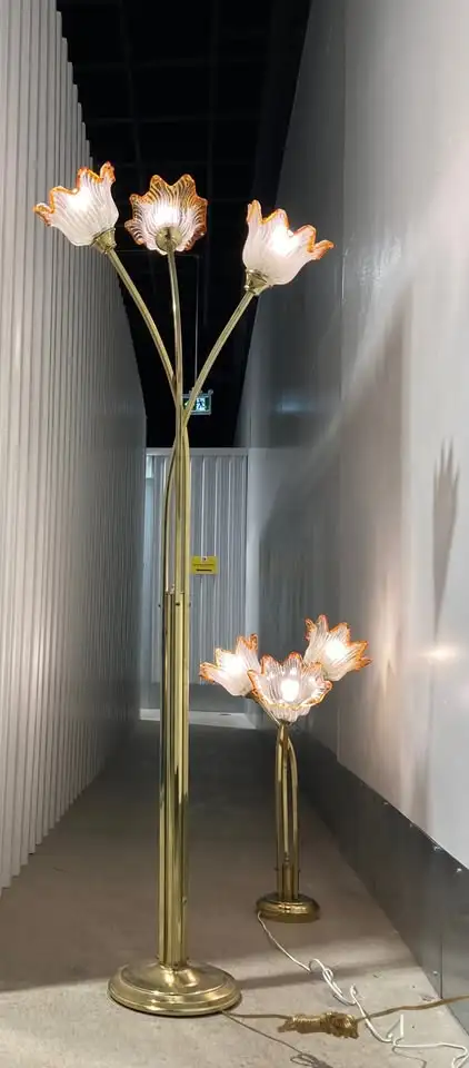 A set of Mid Century Lamps With Thick Murano Scallop Tulip Glass in Indoor Lighting & Fans in City of Montréal - Image 2